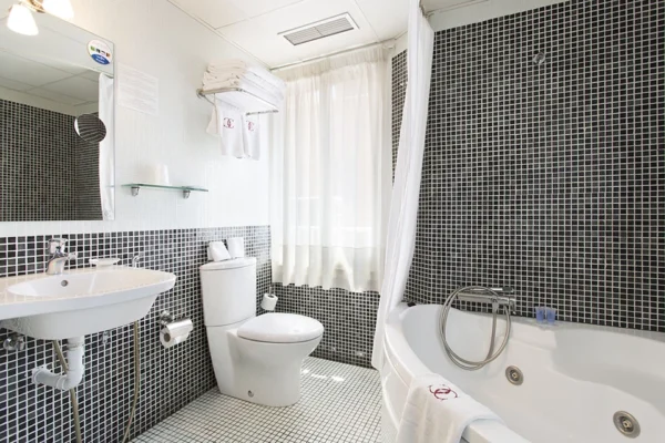 hotel_carlos_v_superior_bano